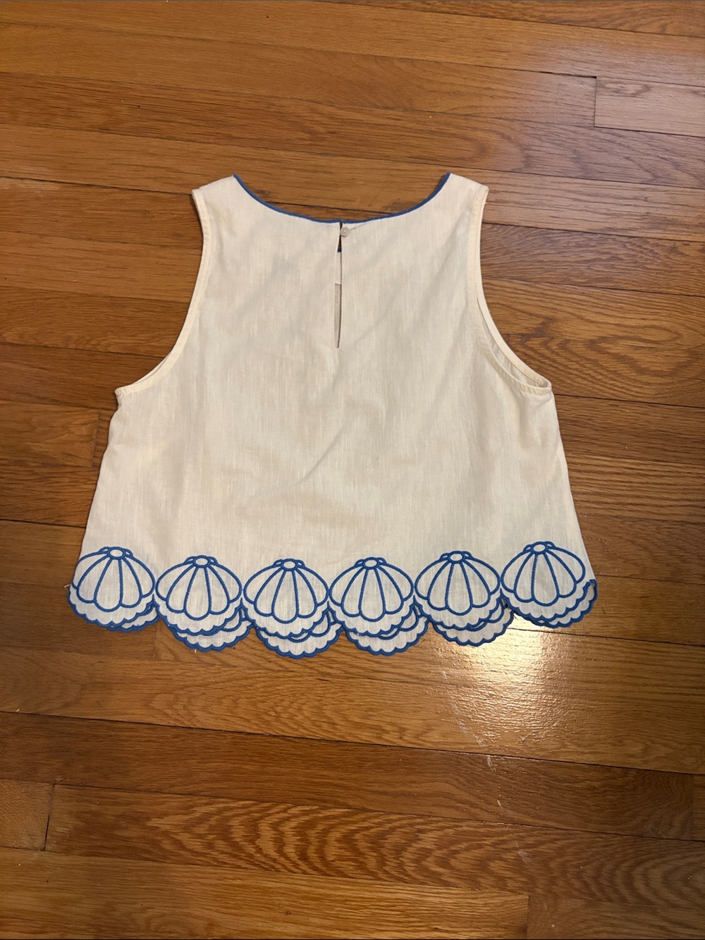 Calypso St. Barth White Skirt Set with Blue Embroidery Seashell Small NWT - Picture 9 of 10